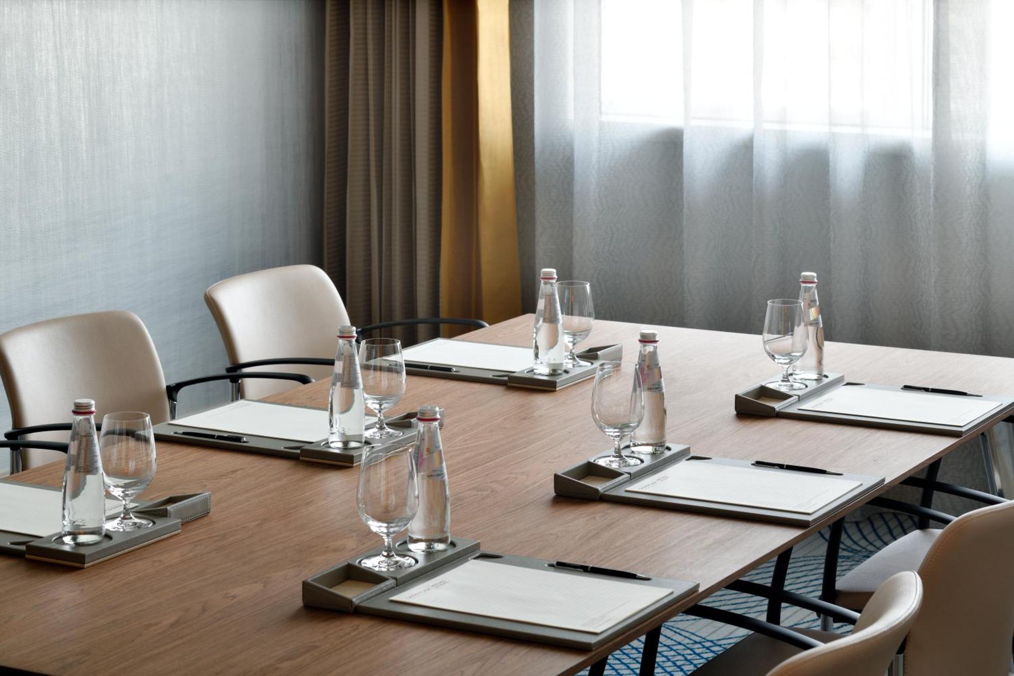 Grand Plaza Moevenpick Dubai Exterior foto Meeting room