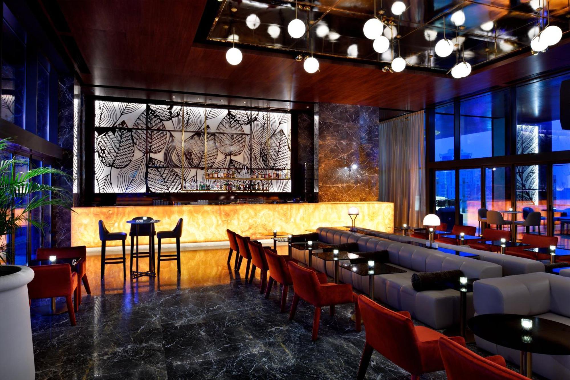 Grand Plaza Moevenpick Dubai Exterior foto The bar at the 101 Sky Lounge